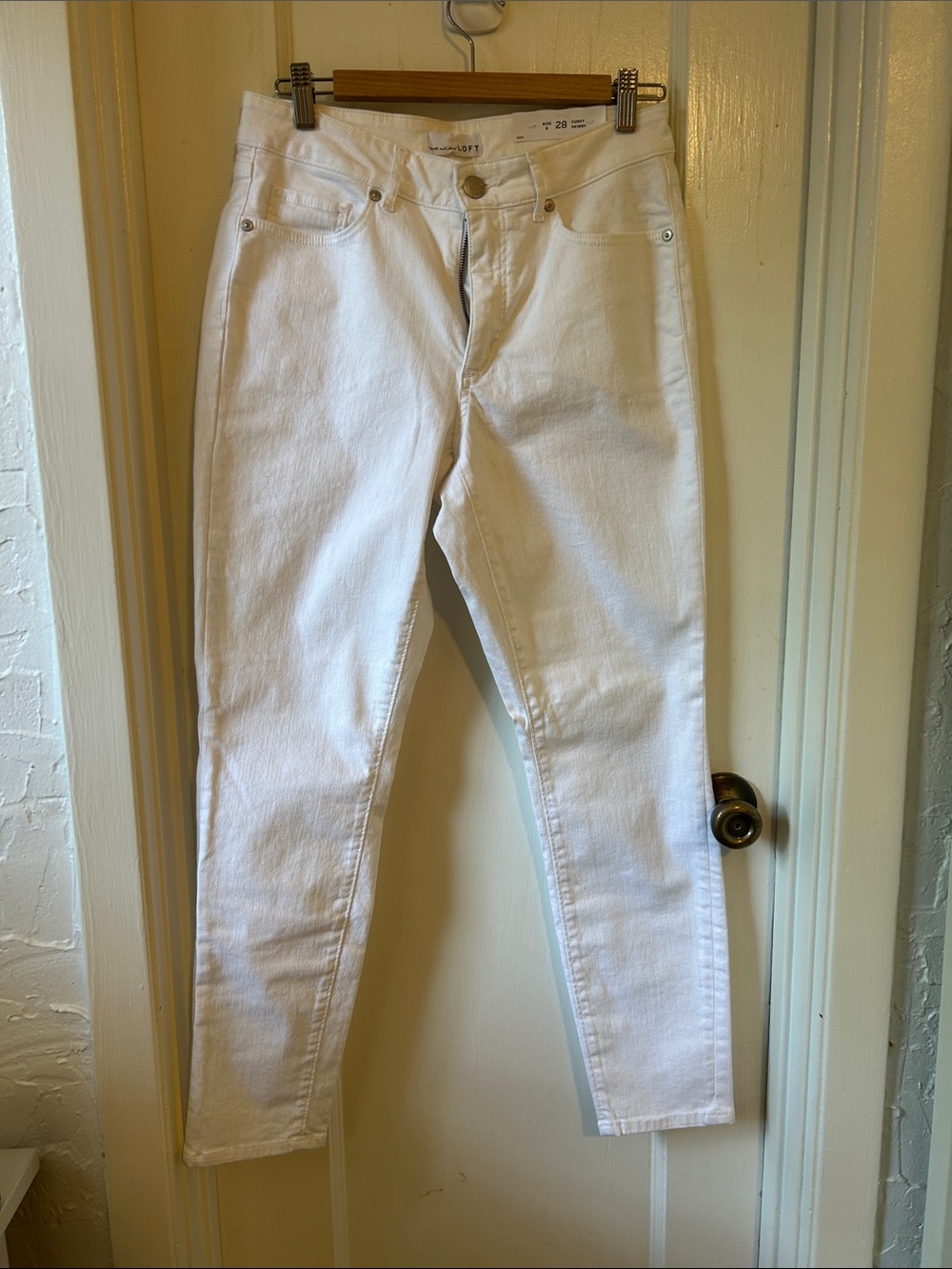 LOFT White Curvy Skinny Jeans - Slim Pockets